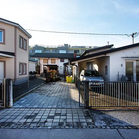 Apartma Maya